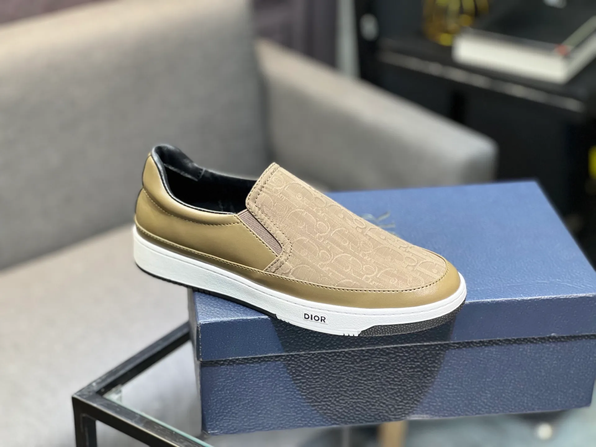 Men's shoes 💰420 [Dior] 🔝The latest masterpiece of high-end men's shoes brand: original special cloth fabric imported from Italy + cowhide + imported sheepskin lining 🔥Original toe-cap rubber outsole Soft and comfortable, making walking more convenient and comfortable! Size: 38-44 (45 can be customized)